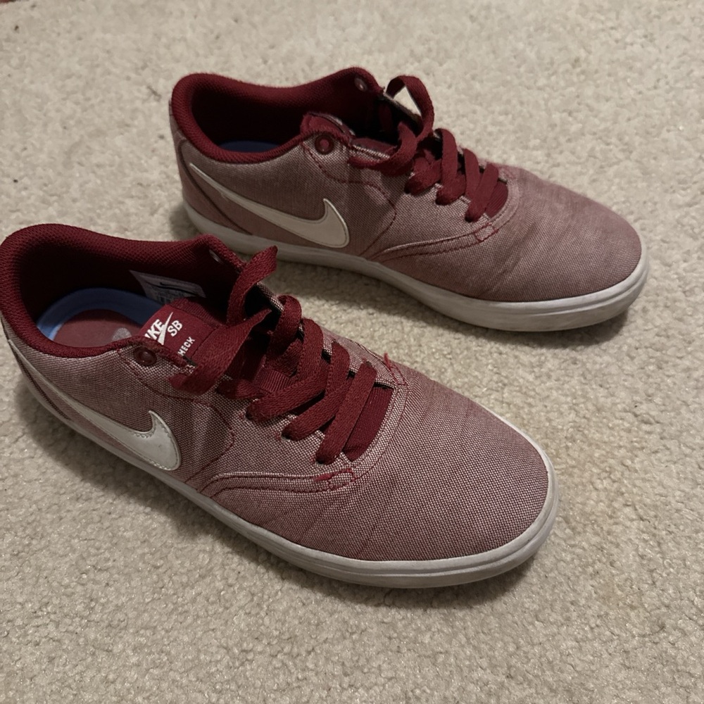 Nike Maroon Sneakers Classic Skate Style